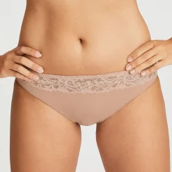 Slip Brésilien En Dentelle