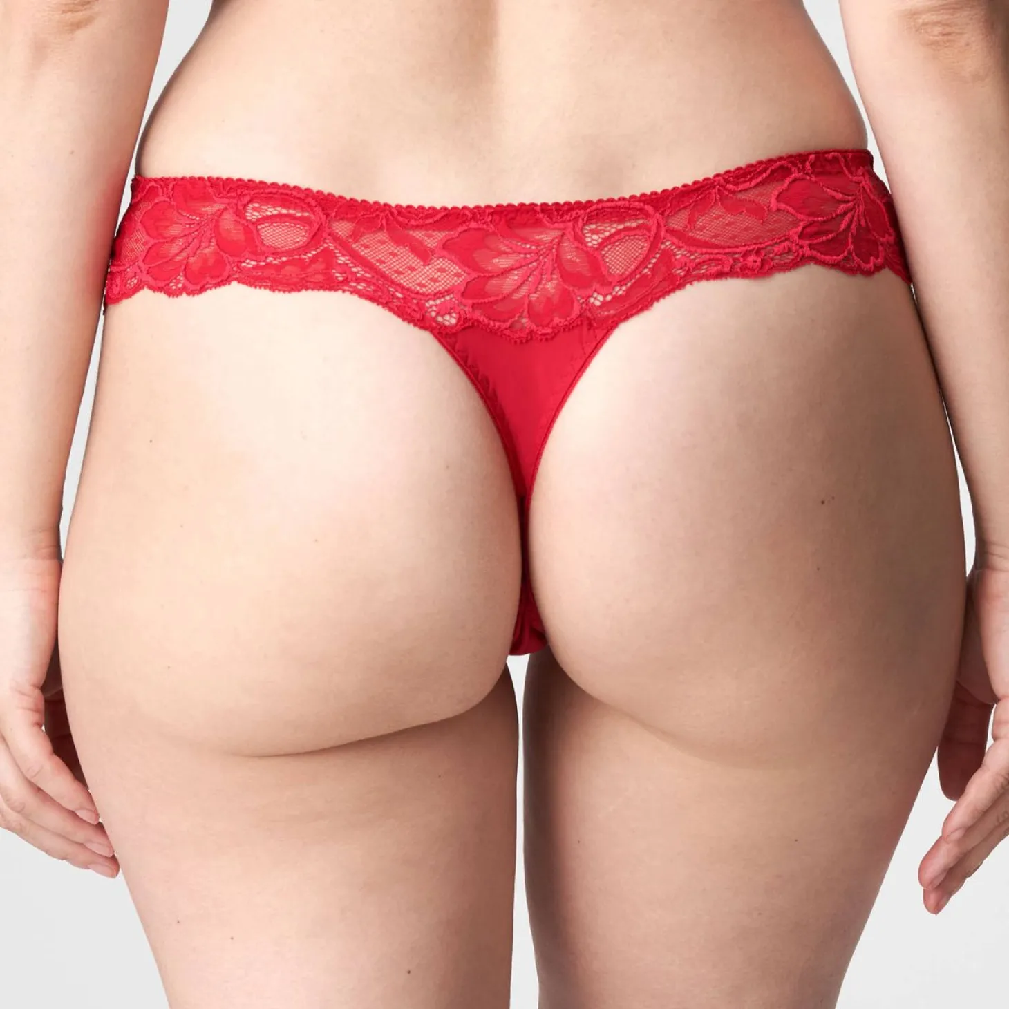 String Dentelle