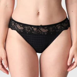 String Dentelle