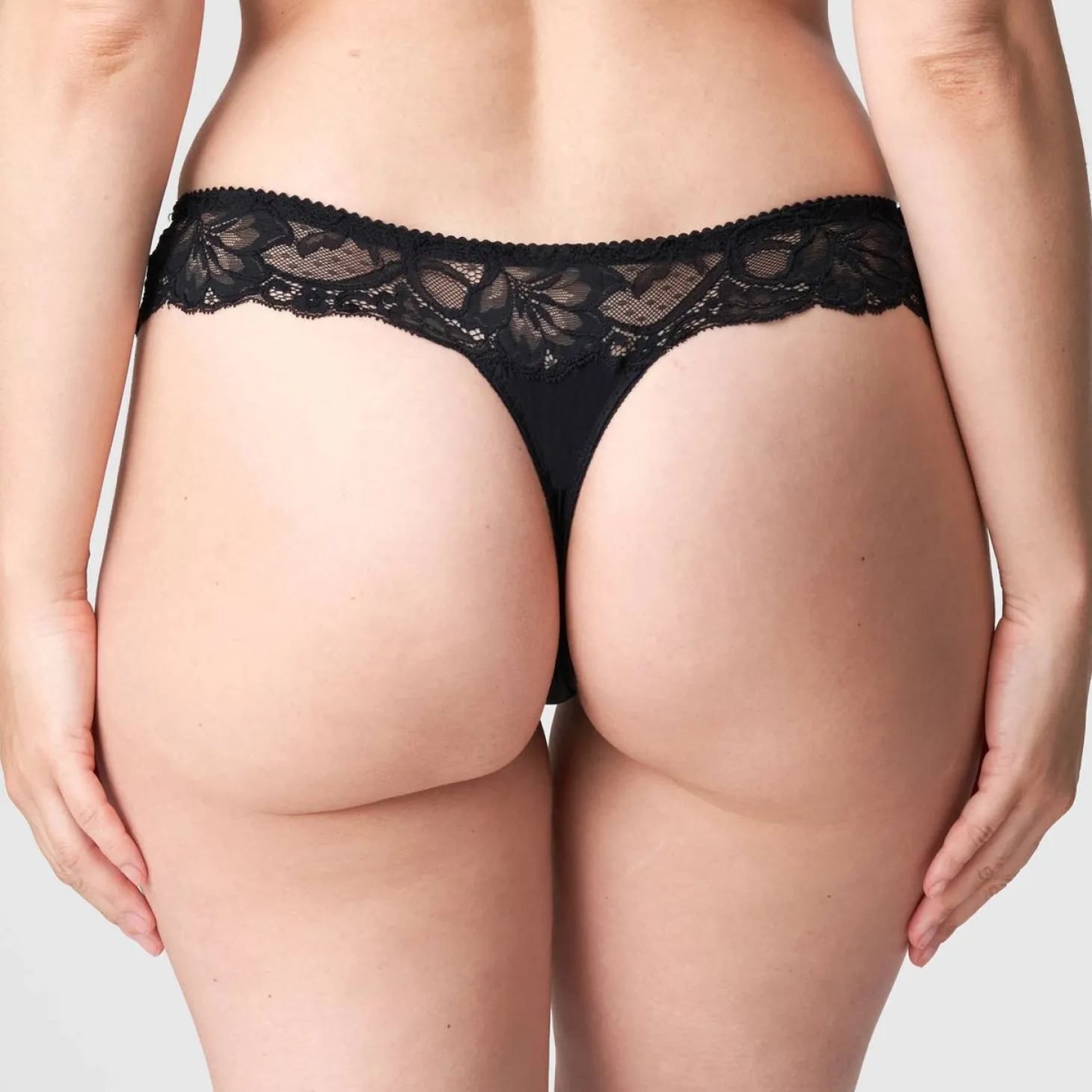 String Dentelle