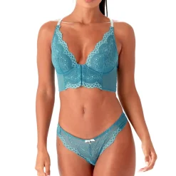 String En Dentelle