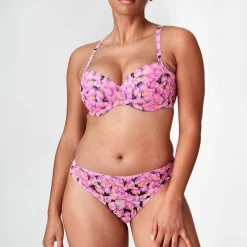 String En Dentelle