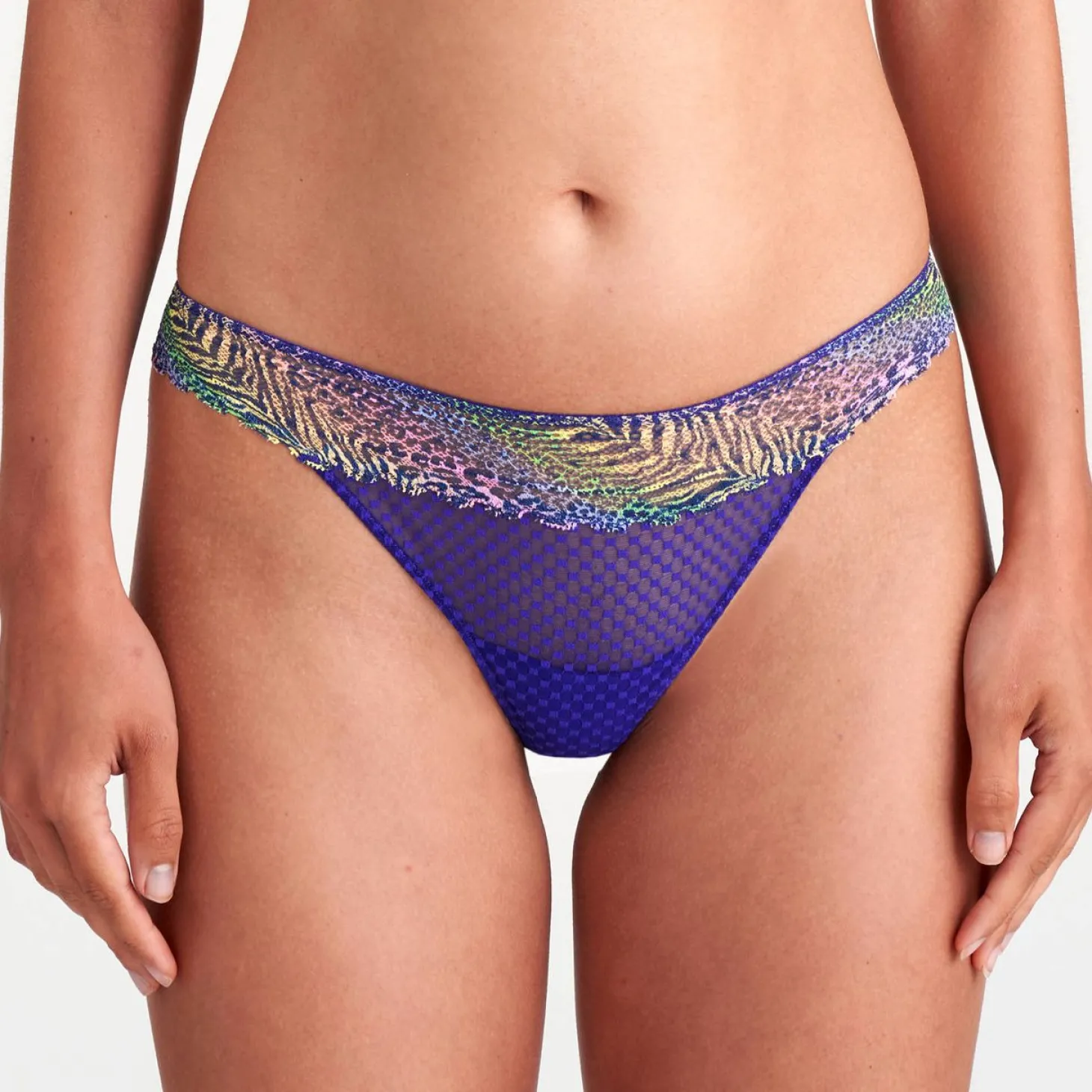 String En Dentelle