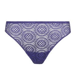 String En Dentelle