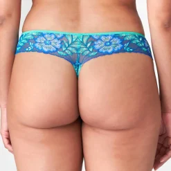 String En Dentelle