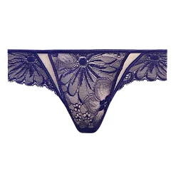 String En Dentelle