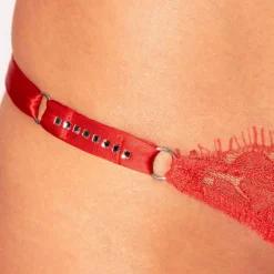 String En Dentelle