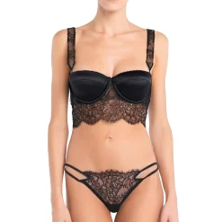 String En Dentelle