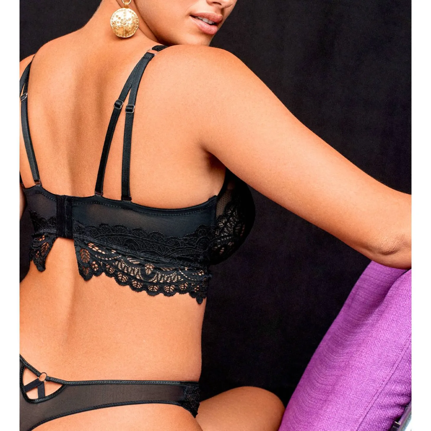 String En Dentelle