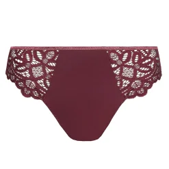 String En Dentelle