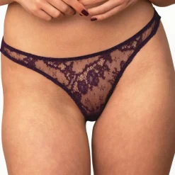 String En Dentelle