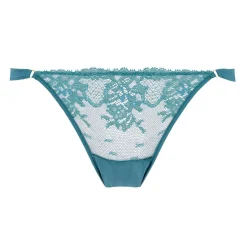 String En Dentelle