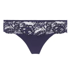 String En Dentelle