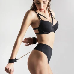 String Haut Ouvrable Avec Menottes